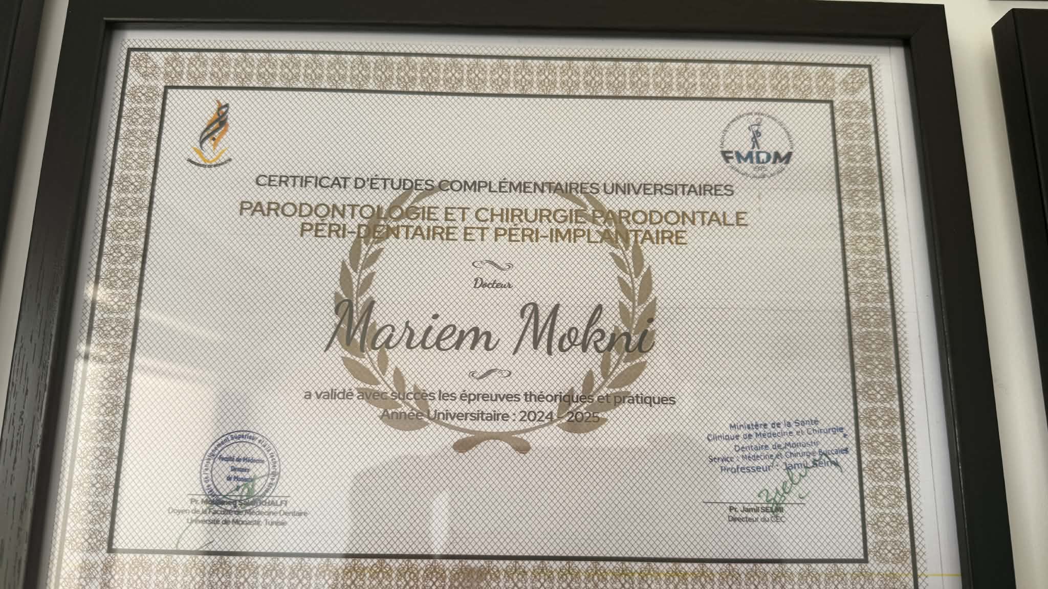 Certificat universitaire en parodontologie et péri-implantaire